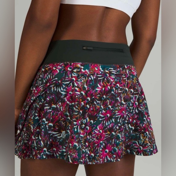 Lululemon Play Off the Pleats Skirt Floral Electric Multi Rare Retired Sz10 - Picture 2 of 10